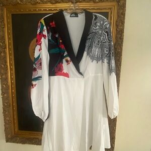 Chic White and Red Asymmetrical Graphic Blouse